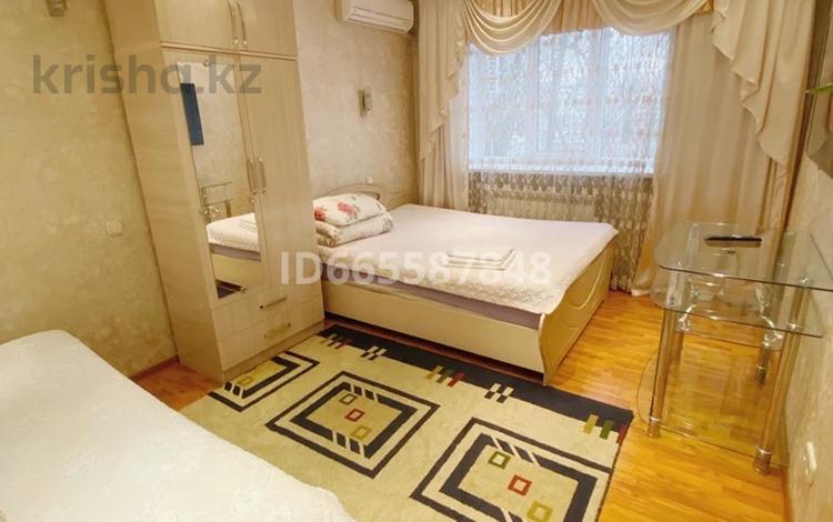 2-комнатная квартира, 42 м², 2/3 этаж посуточно, Ахметова 6 за 25 000 〒 в Алматы, Турксибский р-н — фото 2