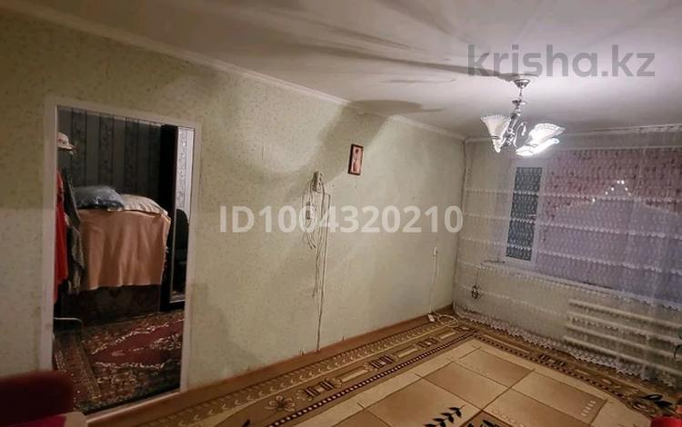 2-бөлмелі пәтер · 44.4 м² · 1/5 қабат, жайлау 5 — 3-4 базарчик, бағасы: 14 млн ₸ в Таразе — фото 2