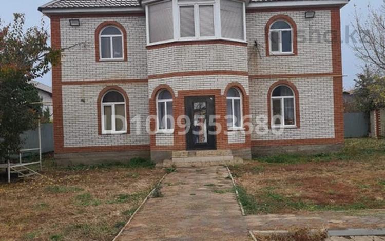 Отдельный дом · 6 комнат · 240 м² · 9 сот., Садовая 226 за 50 млн ₸ в Уральске — фото 2