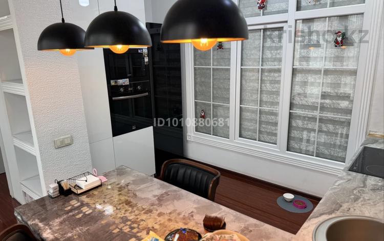 2-бөлмелі пәтер · 75 м² · 11/12 қабат, толе би — Варламова, бағасы: 60 млн ₸ в Алматы, Алмалинский р-н — фото 2