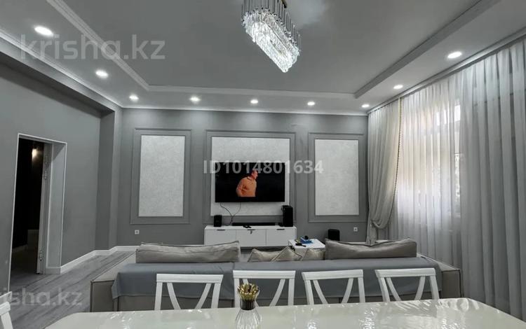 3-комнатная квартира · 120 м² · 1/10 этаж, 20-й мкр, 20-й мкр напротив Премиум Плаза 12 за 45 млн ₸ в Актау — фото 2