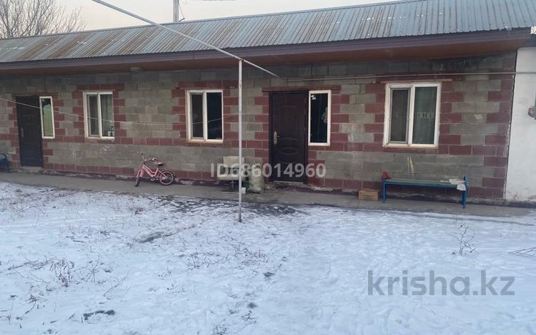 2 бөлме · 40 м² · 1 қабат, мкр Шанырак-2 52, бағасы: 70 000 ₸ в Алматы, Алатауский р-н — фото 2