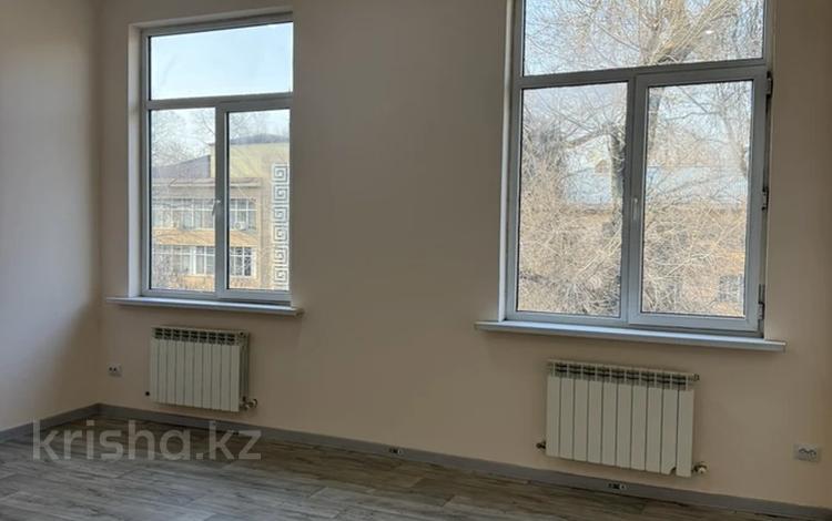 Кеңселер, конференц-залдар, кабинеттер және жұмыс орындары · 30 м², бағасы: 261 000 ₸ в Алматы, Алмалинский р-н — фото 2
