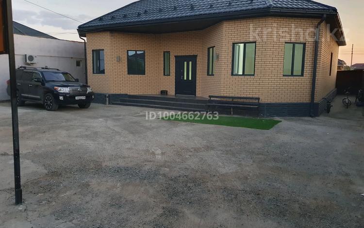 Отдельный дом · 4 комнаты · 160 м² · 10 сот., мкр Атырау, Алтынемел 11 — Садика Акку за 500 000 ₸ — фото 2