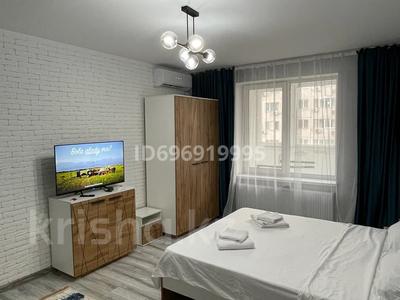 2-комнатная квартира, 50 м², 14/18 этаж посуточно, Брусиловского 167 за 18 000 〒 в Алматы, Алмалинский р-н