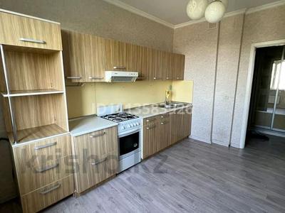 2-комнатная квартира · 64 м² · 6/9 этаж, мкр Аксай-1А, Мкр. Аксай 1а 33 за 255 000 ₸ в Алматы, Ауэзовский р-н