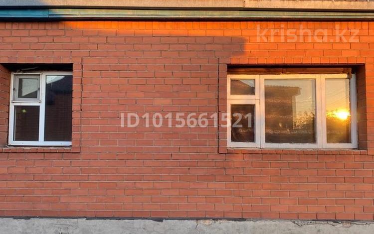 Отдельный дом · 8 комнат · 180 м² · 18 сот., Жетисай 79 за 60 млн ₸ в Астане, р-н Байконур — фото 2