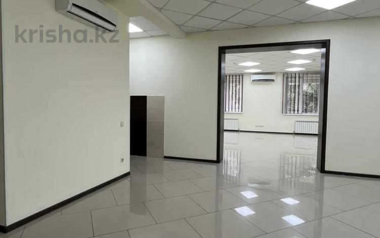Офисы, образование, кабинеты и рабочие места · 124 м² за 1.3 млн ₸ в Алматы, Медеуский р-н — фото 2