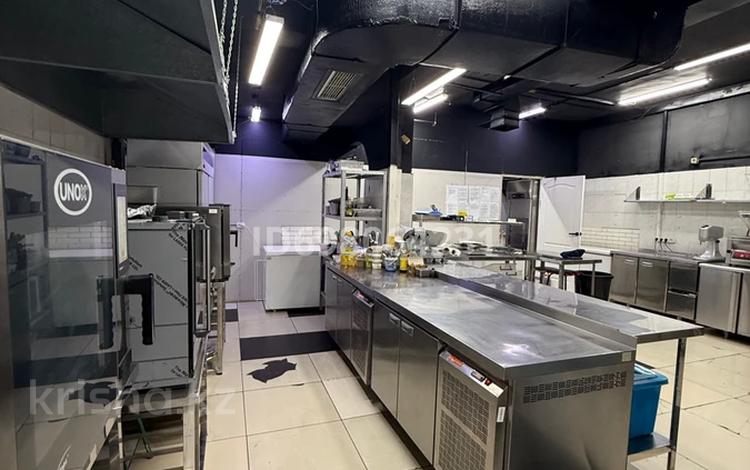 Свободное назначение, магазины и бутики, склады, общепит, салоны красоты, фитнес и спорт, образование, конференц-залы, кабинеты и рабочие места, студии · 120 м² за 600 000 〒 в Алматы, Ауэзовский р-н — фото 11