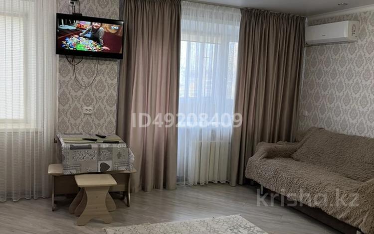 1-комнатная квартира, 32 м², 2/5 этаж посуточно, Естая 141 — Катаева за 8 000 〒 в Павлодаре — фото 37