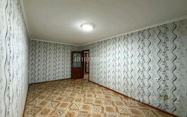 3-бөлмелі пәтер · 62 м² · 4/5 қабат, мкр Мясокомбинат Улица Ружейникова 12 — Мектеп,Балабақша,Дүкен барлығы бар жақын жерде, бағасы: 130 000 ₸ в Уральске — фото 2