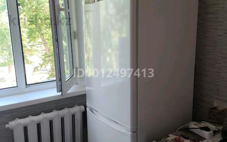 1-бөлмелі пәтер · 32 м² · 3/5 қабат, мкр Юго-Восток, Республика 16, бағасы: 14 млн ₸ в Караганде, Казыбек би р-н — фото 2