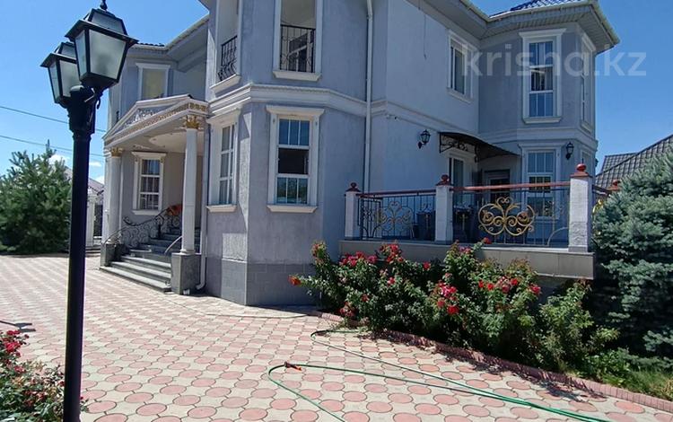 Отдельный дом · 10 комнат · 466 м² · 10 сот., Гулдаурен — Областная больница за 125 млн 〒 в Талдыкоргане — фото 2