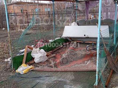 Дача · 4 комнаты · 40 м² · 6 сот., Сереневая 58 — Новоявленская протока за 3 млн 〒 в Усть-Каменогорске, Ульбинский