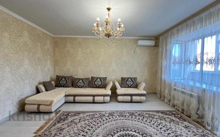 3-комнатная квартира, 115 м², 4/5 этаж помесячно, Алтын орда за 300 000 〒 в Актобе — фото 2