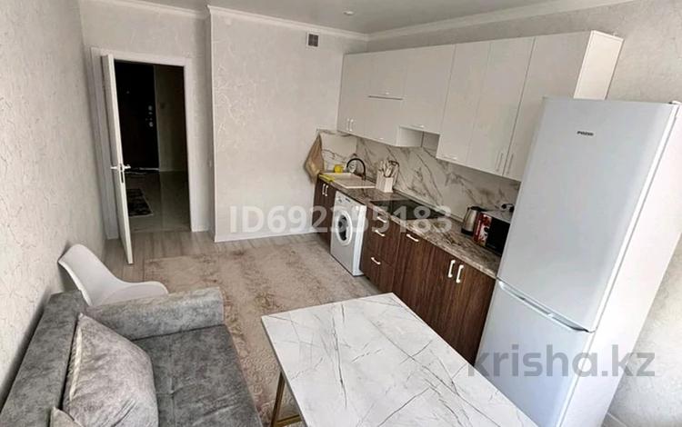 1-комнатная квартира, 50 м², 5/13 этаж помесячно, мкр Астана, Шаляпина 1/18 — Саина шаляпина за 320 000 〒 в Алматы, Ауэзовский р-н — фото 8