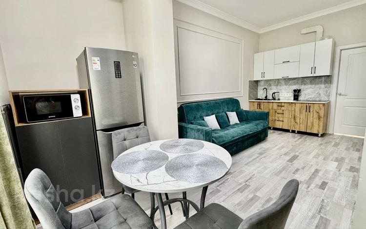 2-комнатная квартира · 40 м² · 9/17 этаж, Толе би 185А за 340 000 〒 в Алматы, Алмалинский р-н — фото 2