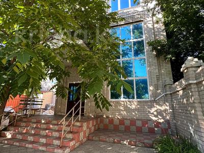 Жеке үй · 6 бөлме · 268 м² · 10 сот., Тынышпаева 126/1, бағасы: 55 млн ₸ в Усть-Каменогорске