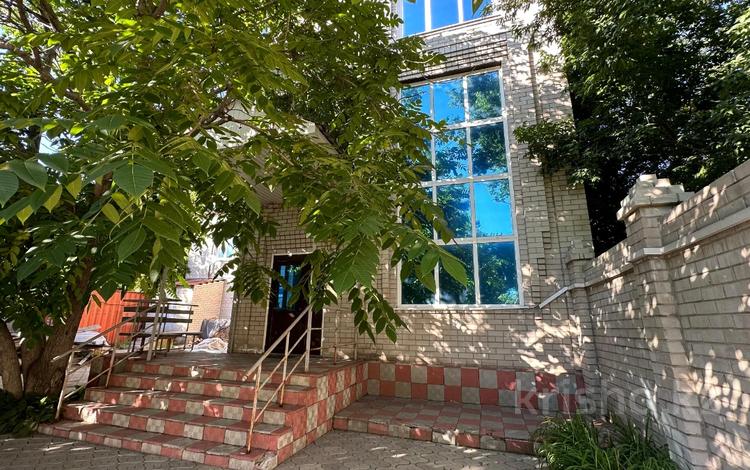 Жеке үй · 6 бөлме · 268 м² · 10 сот., Тынышпаева 126/1, бағасы: 55 млн ₸ в Усть-Каменогорске — фото 8