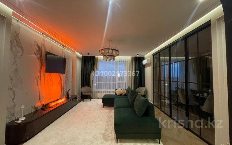5-комнатная квартира · 156.5 м² · 6/9 этаж, Аль-Фараби 35 — Пересечение Ф. Онгарсыновой за 200 млн 〒 в Астане, Есильский р-н — фото 2