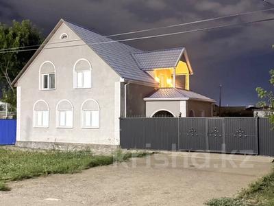 Отдельный дом · 4 комнаты · 180 м² · 12 сот., мкр Рембаза, Зейнолла Ғұмаров 80 за 48 млн 〒 в Атырау