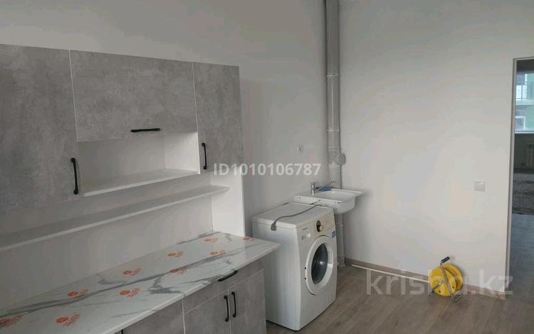 3-комнатная квартира · 80 м² · 3/3 этаж, мкр Шымсити 26 — Алтын әлемі 189 кв 26/1 за 180 000 ₸ в Шымкенте, Абайский р-н — фото 2