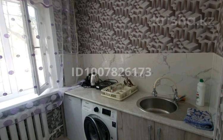 1-бөлмелі пәтер · 33 м² · 1/5 қабат, Майқұдық 12 мкр, бағасы: 8 000 ₸ в Караганде, Алихана Бокейханова р-н — фото 2