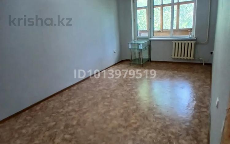 2-комнатная квартира · 43.8 м² · 4/5 этаж, мкр Салтанат 6 за 15 млн ₸ в Таразе — фото 2