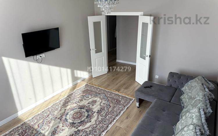 2-комнатная квартира · 65 м² · 11 этаж, Кабанбай батыра 38/1, 38/2, 38/3 за 350 000 ₸ в Астане, Есильский р-н — фото 2
