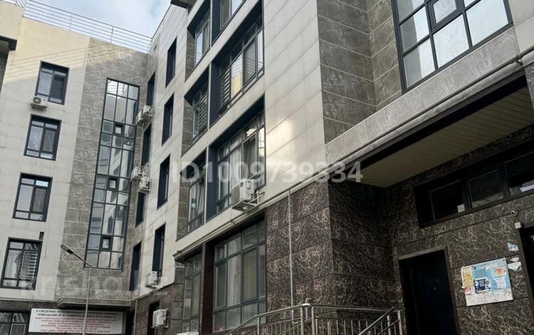 1-бөлмелі пәтер · 54.5 м² · 4/5 қабат, мкр Думан-2 30, бағасы: 53 млн ₸ в Алматы, Медеуский р-н — фото 2