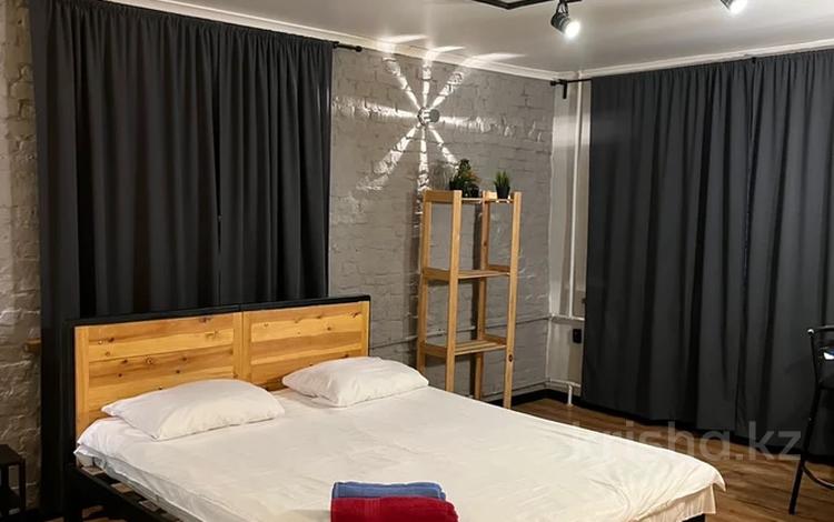 1-комнатная квартира · 45 м² · 1/2 этаж, мкр Новый Город 123 за 1 000 ₸ в Караганде, Казыбек би р-н — фото 2