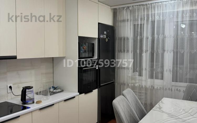 2 бөлме · 62 м² · 2/9 қабат, Физкультурная 9/1, бағасы: 110 000 ₸ в Семее — фото 2