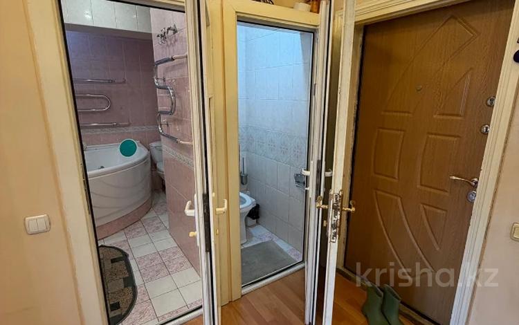 3-бөлмелі пәтер · 105 м² · 5/9 қабат, Самал-1 ш/а., бағасы: 93 млн ₸ в Алматы, Медеуский р-н — фото 2