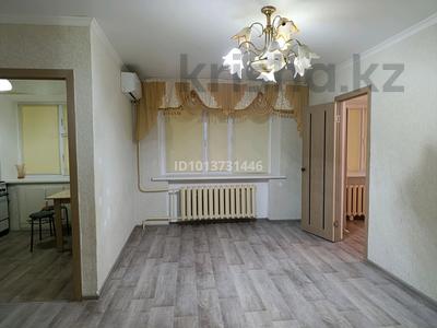 2-бөлмелі пәтер · 49 м² · 1/5 қабат, Аманжолова 125 — Возле кафе Марина, бағасы: 130 000 ₸ в Уральске, мкр Школьник