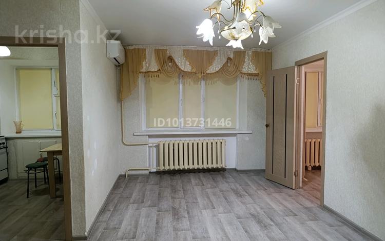 2-бөлмелі пәтер · 49 м² · 1/5 қабат, Аманжолова 125 — Возле кафе Марина, бағасы: 140 000 ₸ в Уральске, мкр Школьник — фото 2