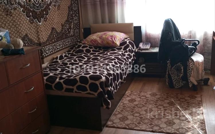3-комнатная квартира · 62 м² · 2/5 этаж, мкр Михайловка , Прогресса 29 за 20 млн ₸ в Караганде, Казыбек би р-н — фото 2