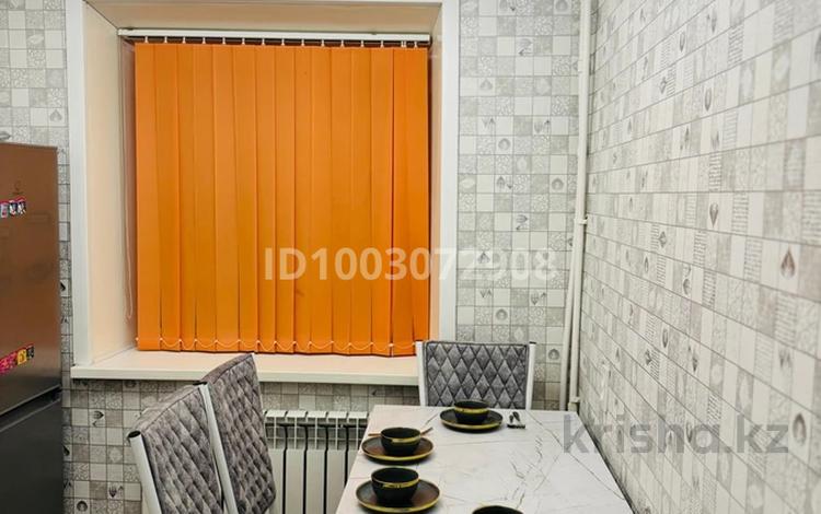 1-комнатная квартира · 40 м² · 2/5 этаж, Ғарышкерлер 29 — Дом магазин Волна за 12 500 ₸ в Жезказгане — фото 6