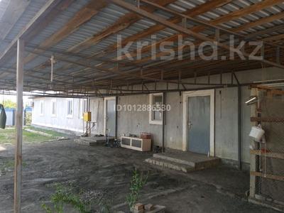 Жеке үй · 4 бөлме · 800 м² · 8 жүзд., мкр Балауса, Таджыбай Буданова 39 — Ыкылас Мешыт, бағасы: 30 млн ₸ в Атырау