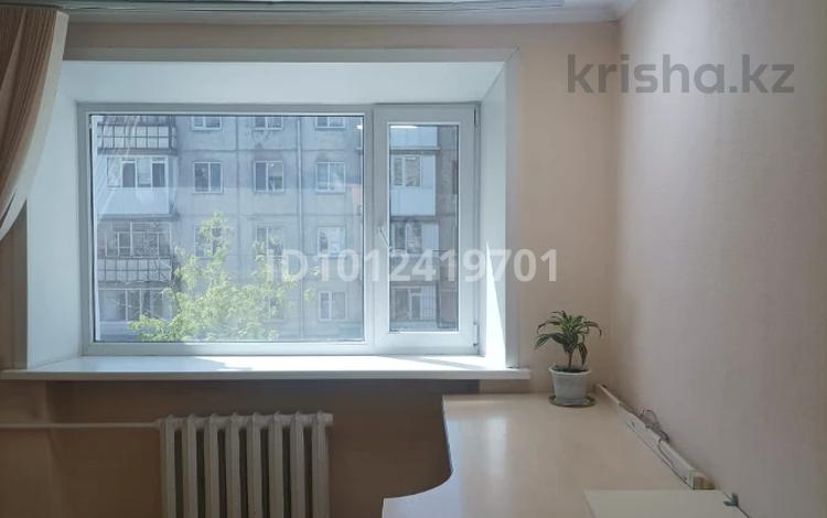 Офисы, кабинеты и рабочие места · 15 м² за 45 000 ₸ в Павлодаре — фото 8