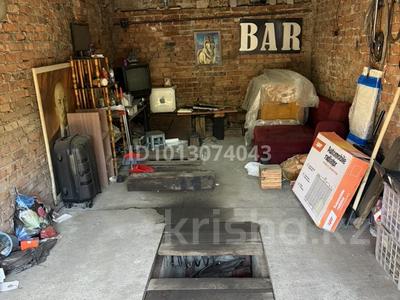 Гараж · 18 м² · Протозанова 53 — Пгск мотор 2, бағасы: 7.5 млн ₸ в Усть-Каменогорске, Ульбинский