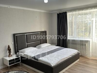 1-комнатная квартира · 38.1 м² · 3/5 этаж, Паримбетова 2 Селена стар за 15 000 〒 в 