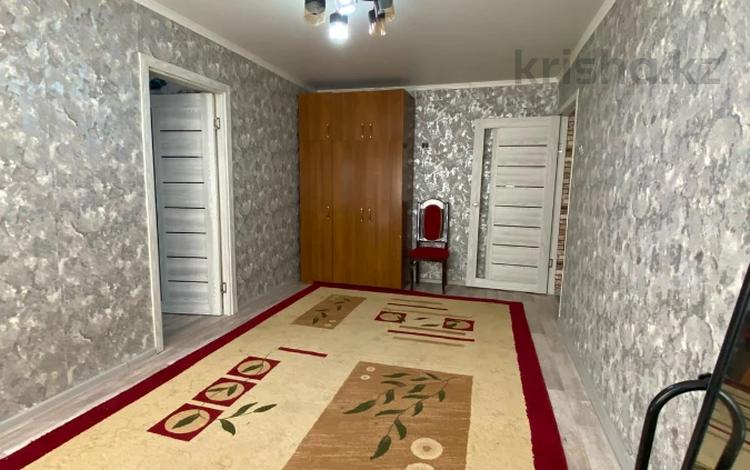 2-бөлмелі пәтер · 44.9 м² · 4/5 қабат, Центральный ш/а., Абая 17, бағасы: 15 млн ₸ в Атырау, мкр Центральный — фото 2