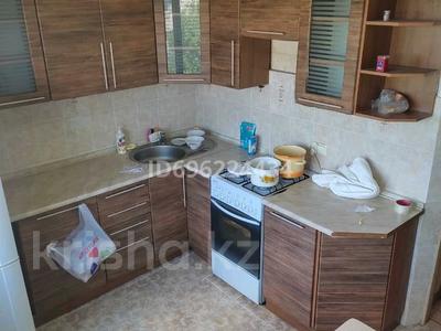 2-бөлмелі пәтер, 55 м², 5/5 қабат, мкр Жулдыз-1 26, бағасы: 25 млн 〒 в Алматы, Турксибский р-н