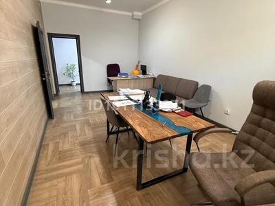 Офисы, салоны красоты, образование, развлечения · 65 м² за 22 млн ₸ в Уральске, мкр 4