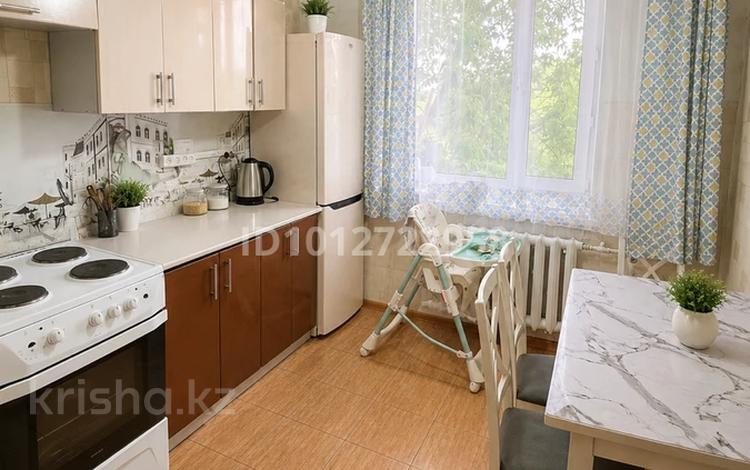 2-бөлмелі пәтер · 54 м² · 3/5 қабат, Пришахтинск, 22й микрорайон 34, бағасы: 15 млн ₸ в Караганде, Алихана Бокейханова р-н — фото 2