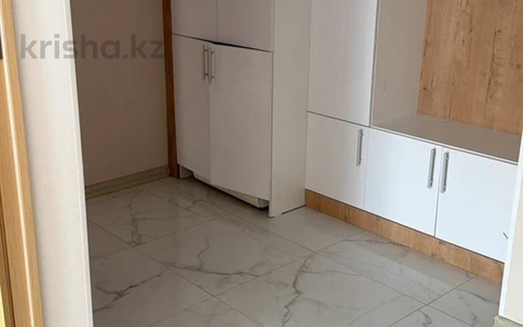 2-комнатная квартира · 65.9 м² · 6/10 этаж, Куаныша Толеметова 50/9 — Тулеметова за 200 000 ₸ в Шымкенте, Абайский р-н — фото 2