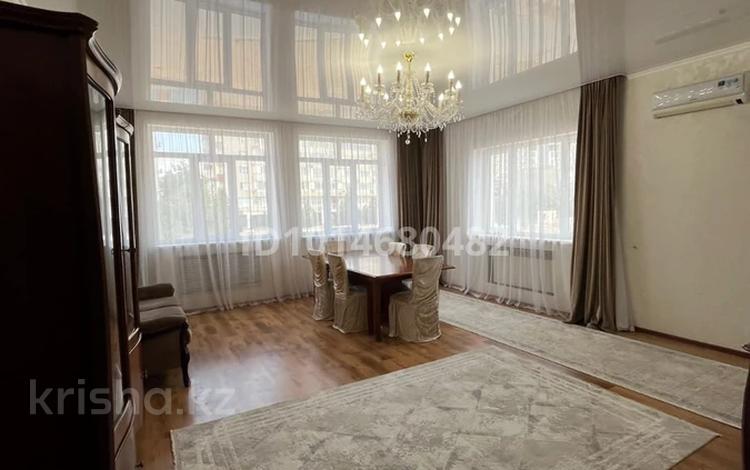 4-комнатная квартира · 150 м² · 4/5 этаж, 15-й мкр 41б за 39 млн ₸ в Актау — фото 2