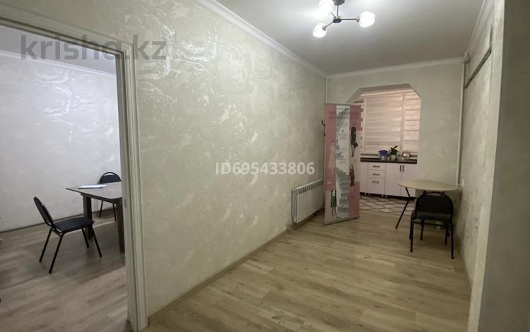 2-комнатная квартира · 69 м² · 1/5 этаж, Байтұрсынов 89 — Рыскулова қиылысы бұрыштағы кирпич үй за 200 000 ₸ в Шымкенте, Туран р-н — фото 2