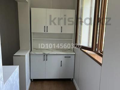 2-бөлмелі пәтер · 60 м² · 2/5 қабат, Абдыразакова 7 — Дархан базар, Мед колледж, бағасы: 18.8 млн ₸ в Шымкенте, Аль-Фарабийский р-н