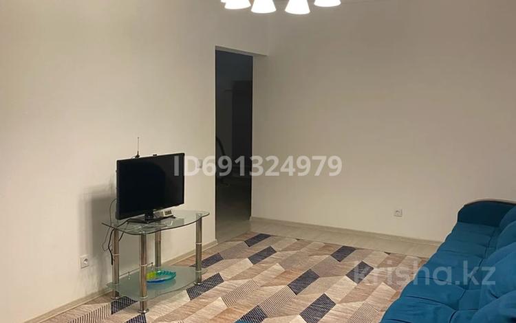 3-комнатная квартира, 90 м², 2/10 этаж помесячно, мкр Кайрат